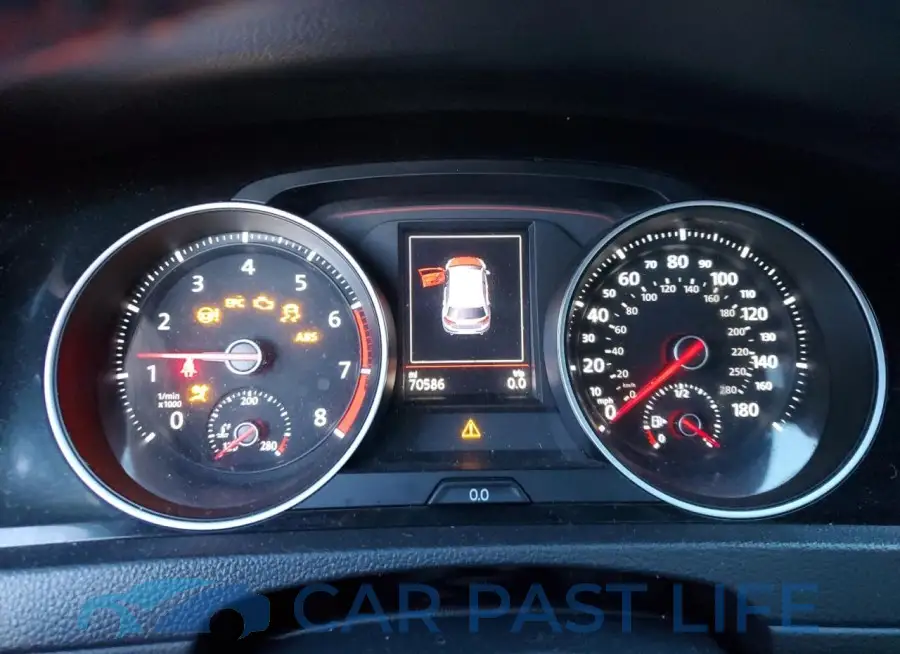 3VW5T7AU4LM003909# 9