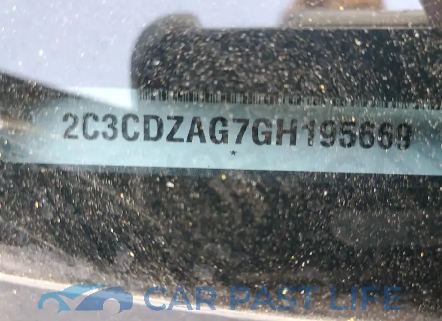 2C3CDZAG7GH195669# 12