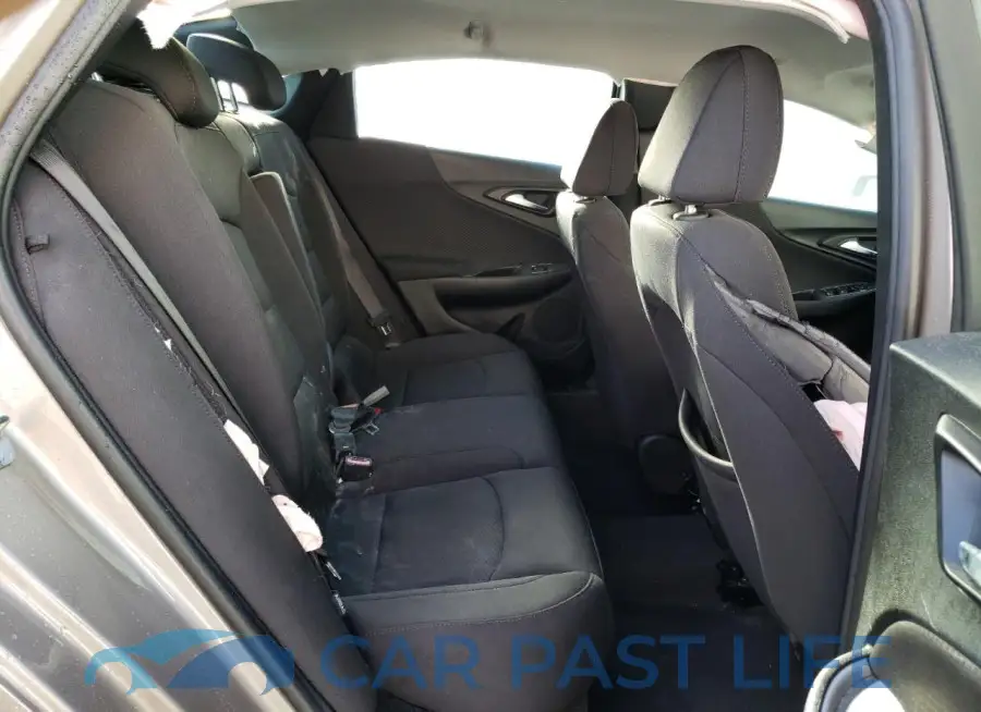 1G1ZD5ST1PF180038# 10