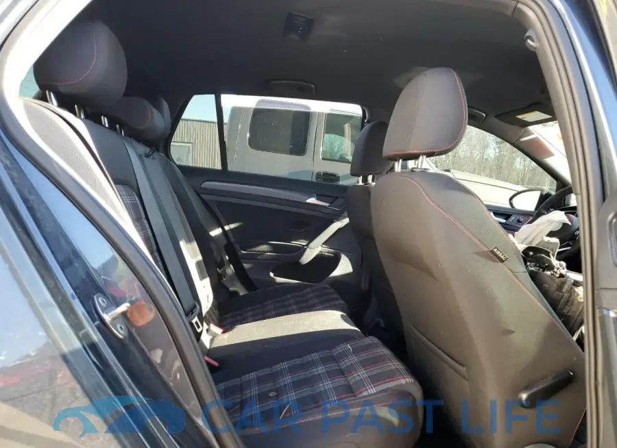 3VW5T7AU8KM025409# 10