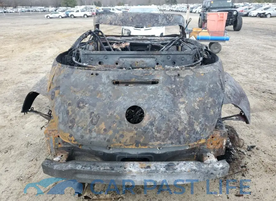 3VW517AT8HM801267# 6