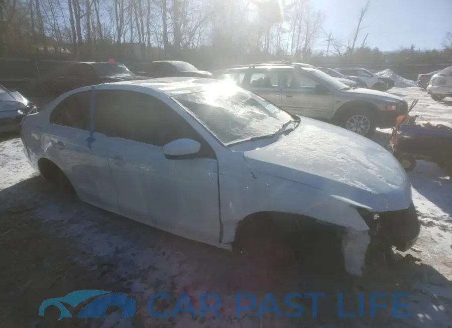 3VW2B7AJ3HM407965# 4