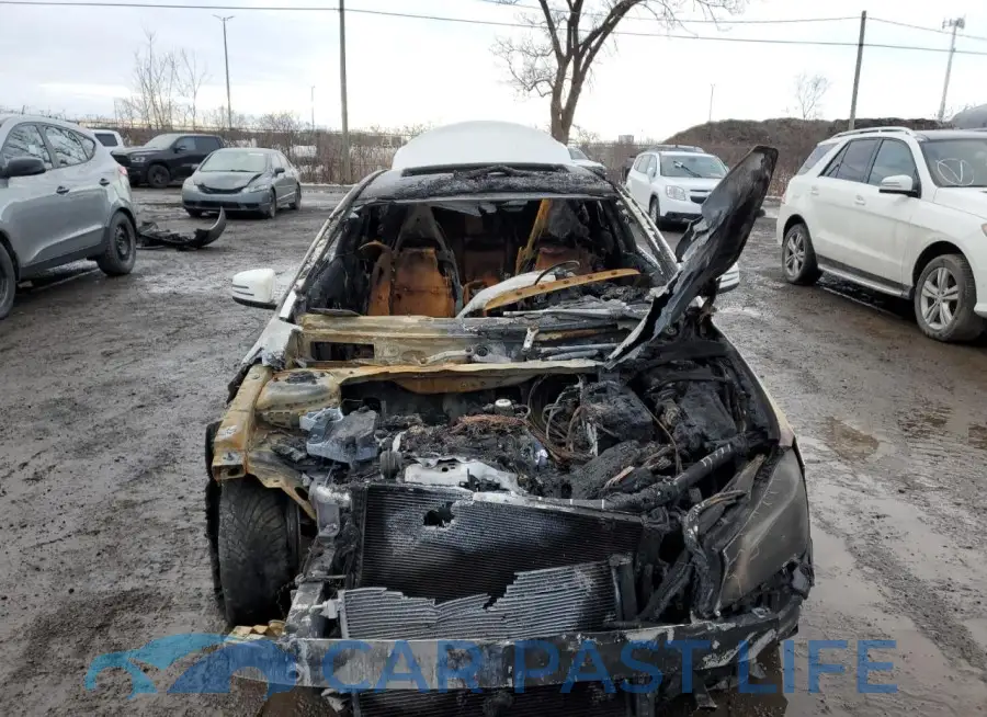 WDDSJ4GB5JN681139# 5