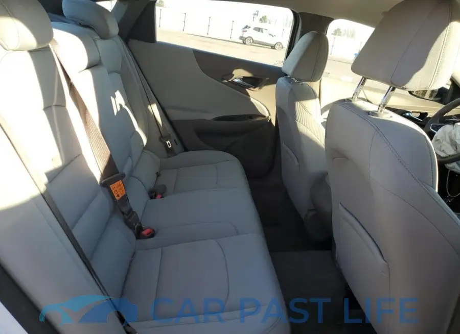 1G1ZB5ST6JF262005# 10