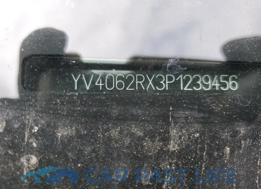 YV4062RX3P1239456# 13