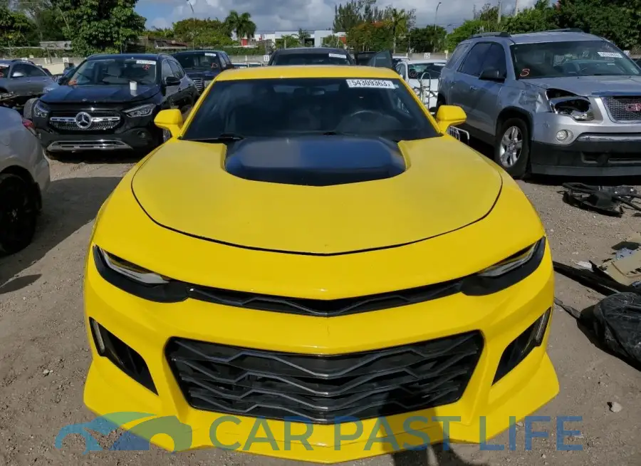 1G1FB1RS9J0137768# 5