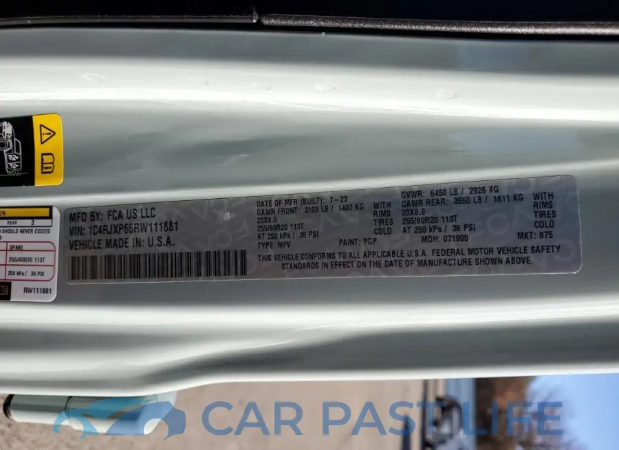 1C4RJXP66RW111881# 12