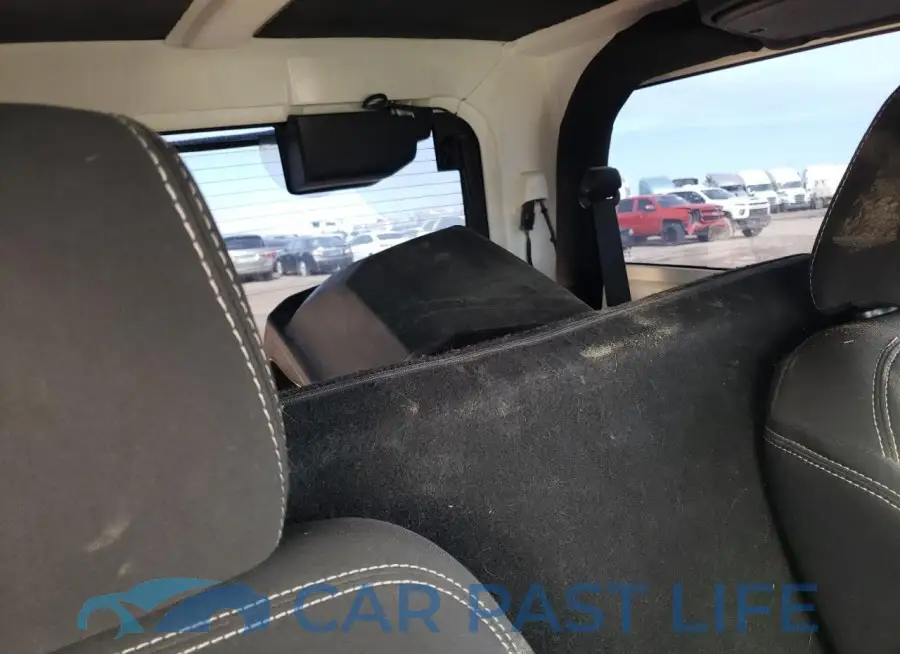 1C4BJWCG4FL718773# 10