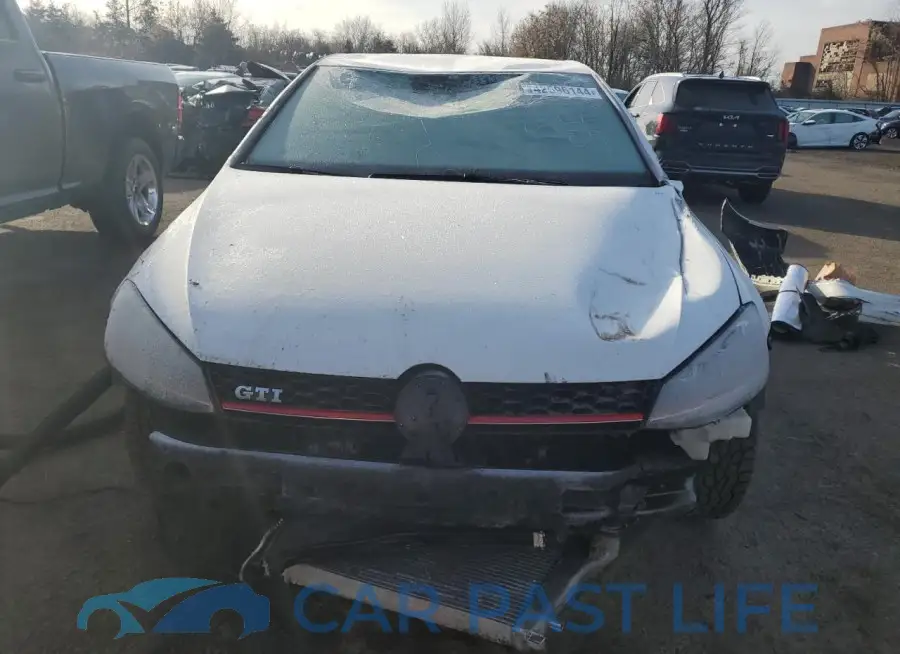 3VW4T7AU7FM096201# 5