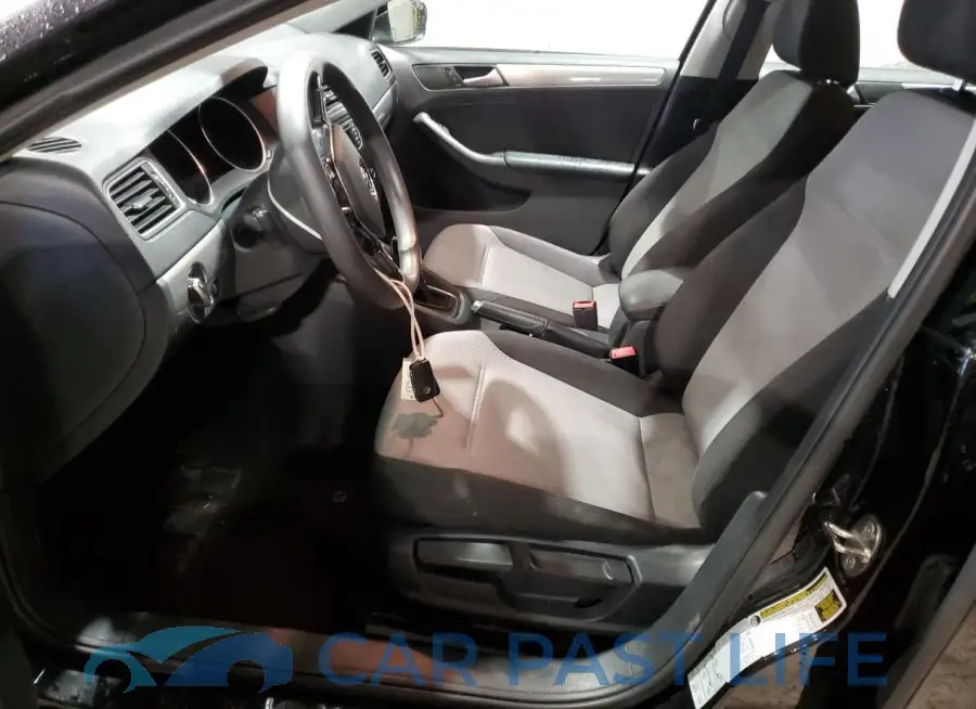 3VW2B7AJ0HM285579# 7