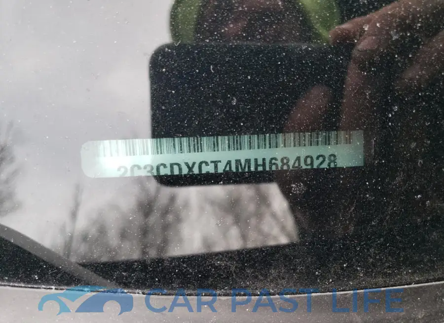 2C3CDXCT4MH684928# 12