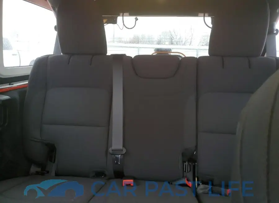 1C4HJXDG5PW648165# 10