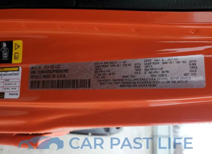 1C4HJXDG5PW648165# 13