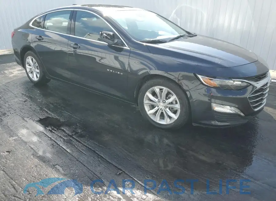 1G1ZD5ST9PF240180# 4