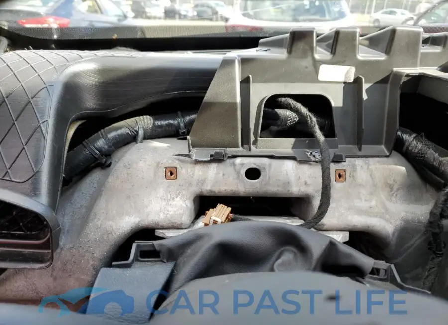 2C4RC1EG2JR163475# 9