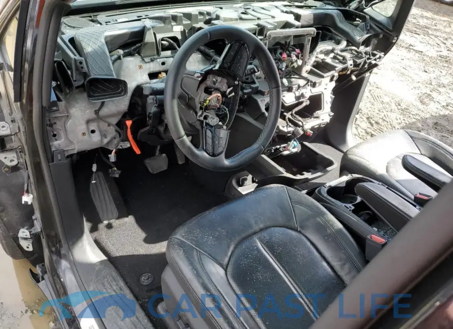 2C4RC1EG2JR163475# 8