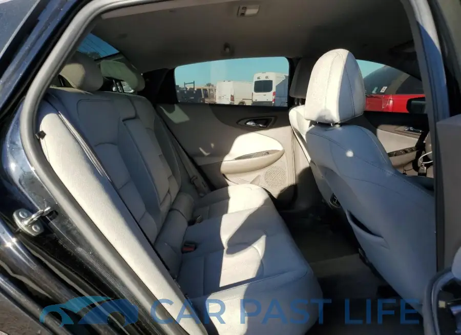 1G1ZD5ST5JF180583# 10