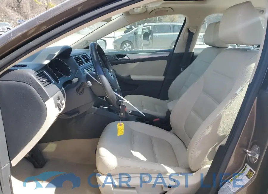 3VWD17AJ7FM239854# 7