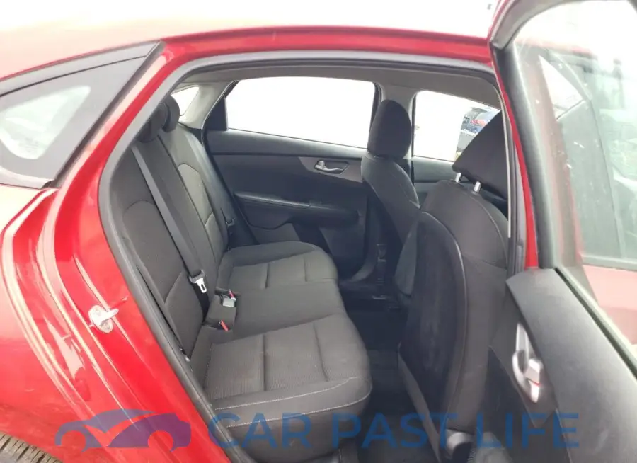 3KPF24AD6KE125012# 10