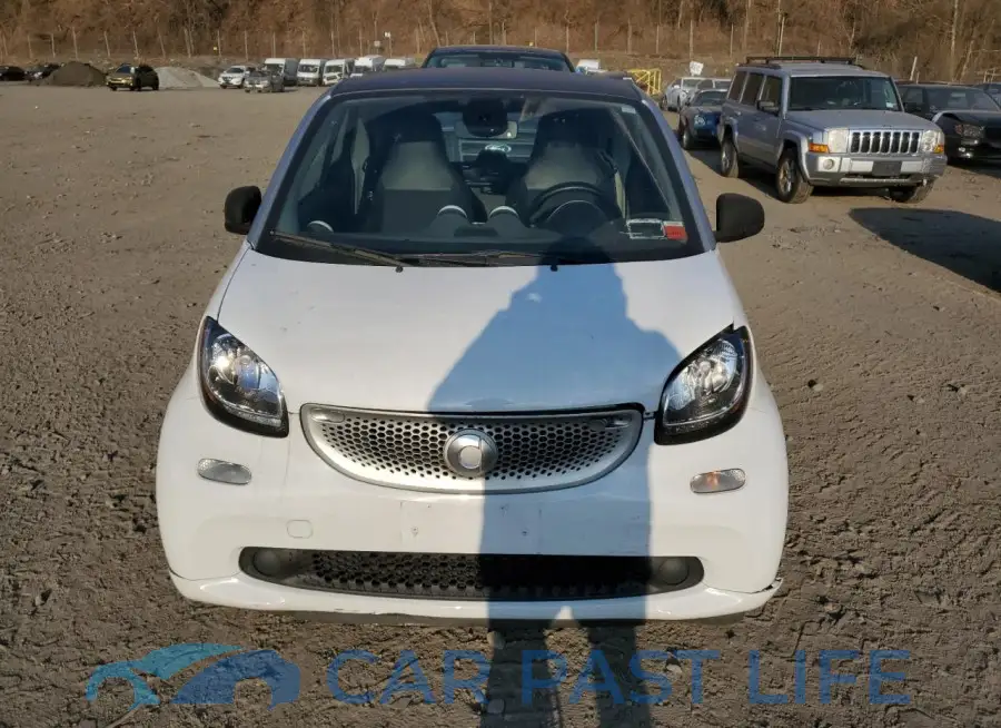 WMEFJ5DA5GK081617# 5
