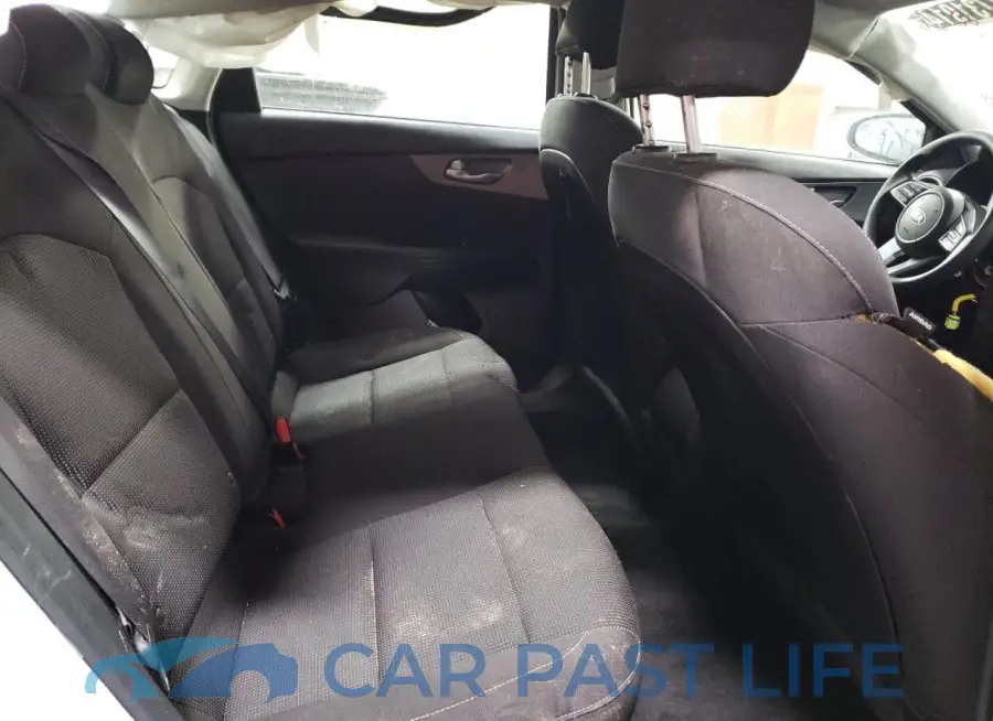 3KPF24AD4LE216426# 10
