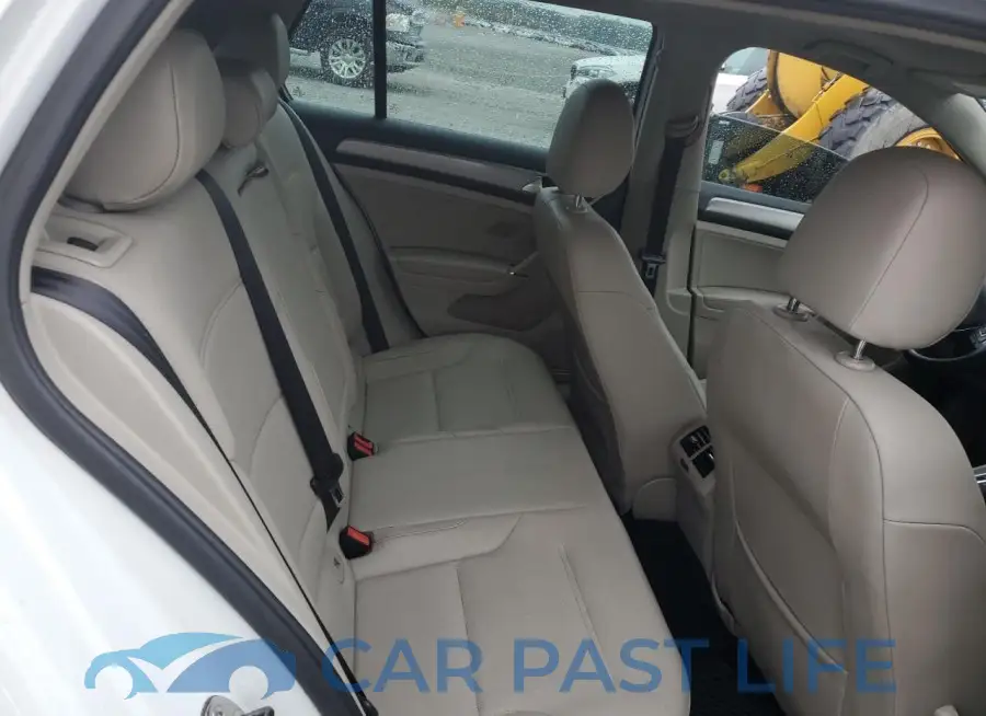 3VW2A7AU2FM020009# 10