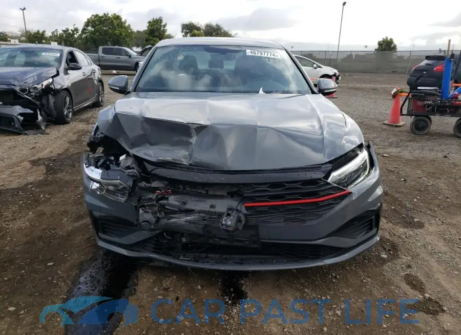 3VW5T7BU2MM001074# 5