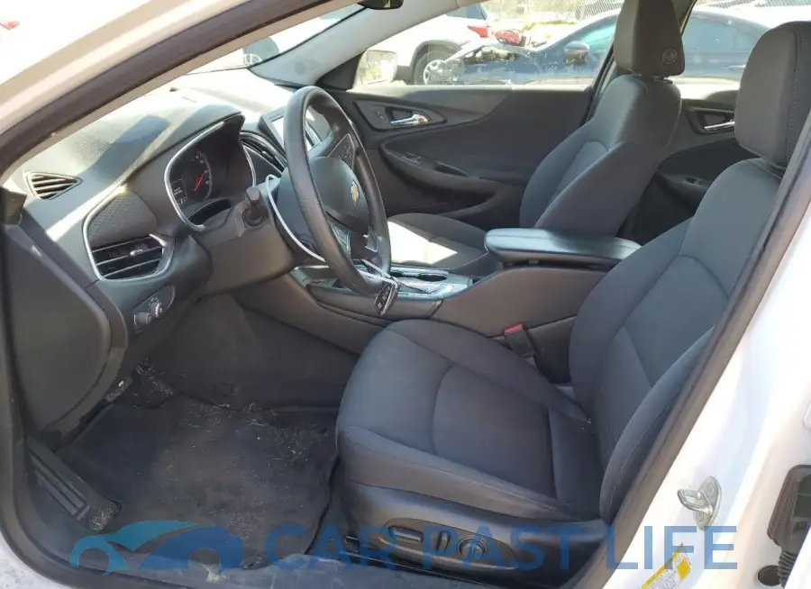 1G1ZD5ST1JF121868# 7