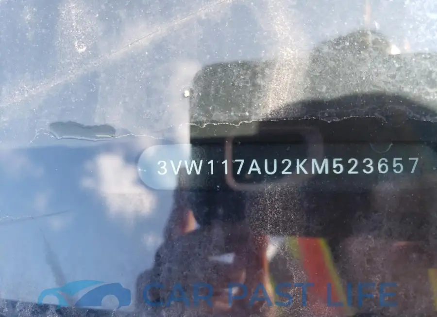 3VW117AU2KM523657# 12