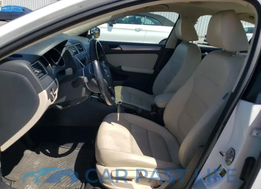 3VWDB7AJ5HM208506# 7