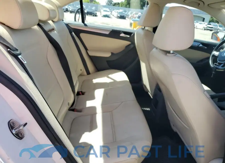 3VWDB7AJ5HM208506# 10