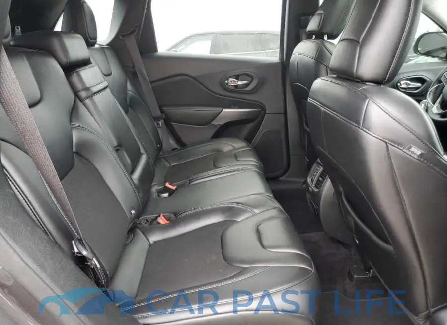 1C4PJLLB2KD129590# 11