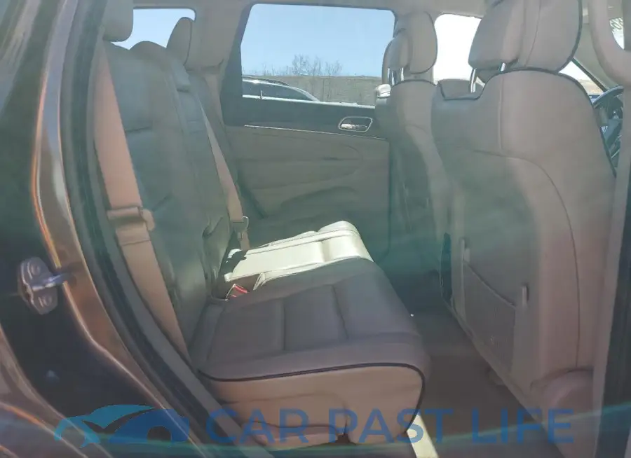 1C4RJFCG9JC107595# 11