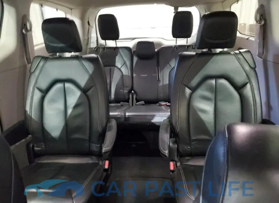 2C4RC1BG5NR198196# 10