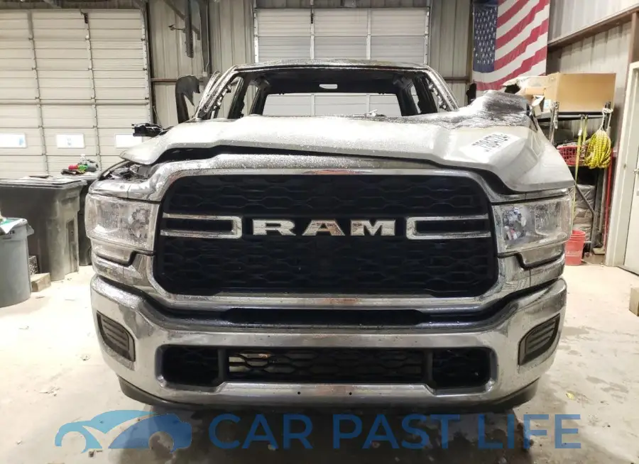 3C6UR5CJ4RG102152# 5