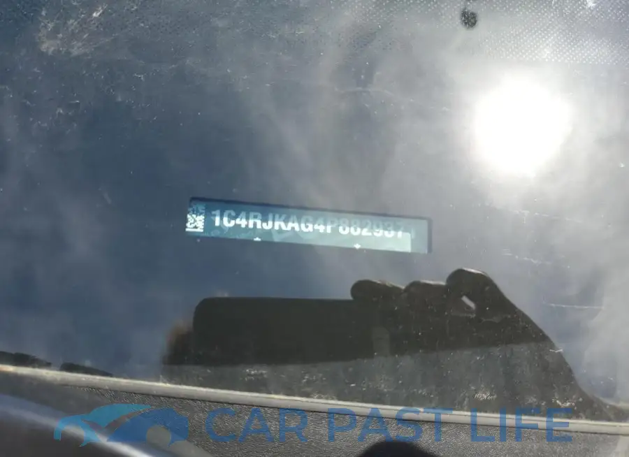 1C4RJKAG4P8829371# 13