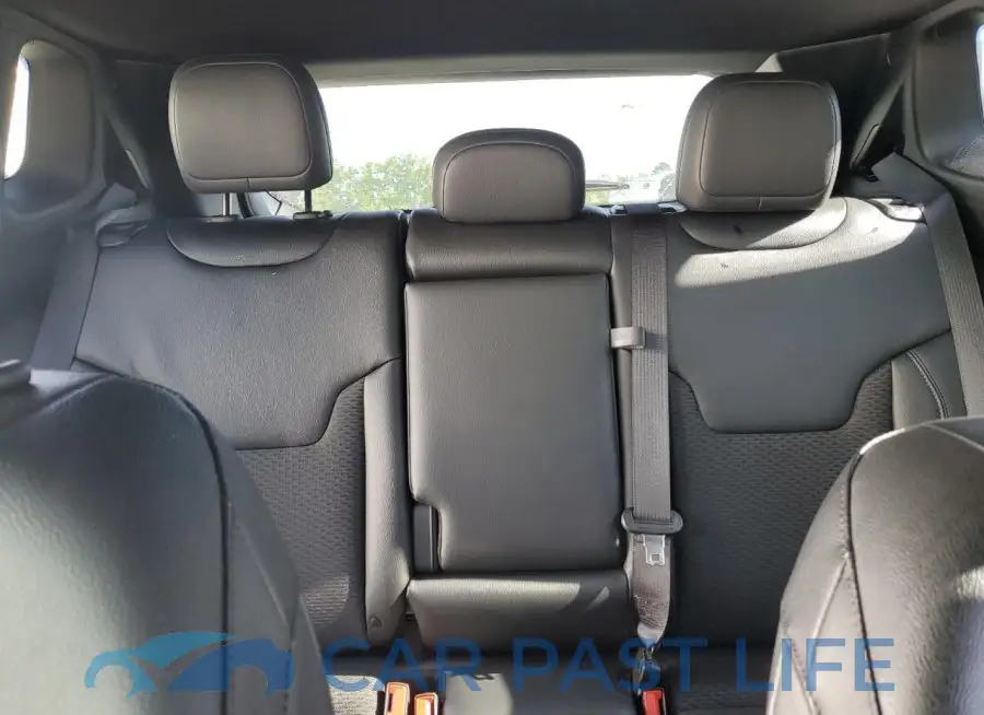 3C4NJDBN4RT118622# 10