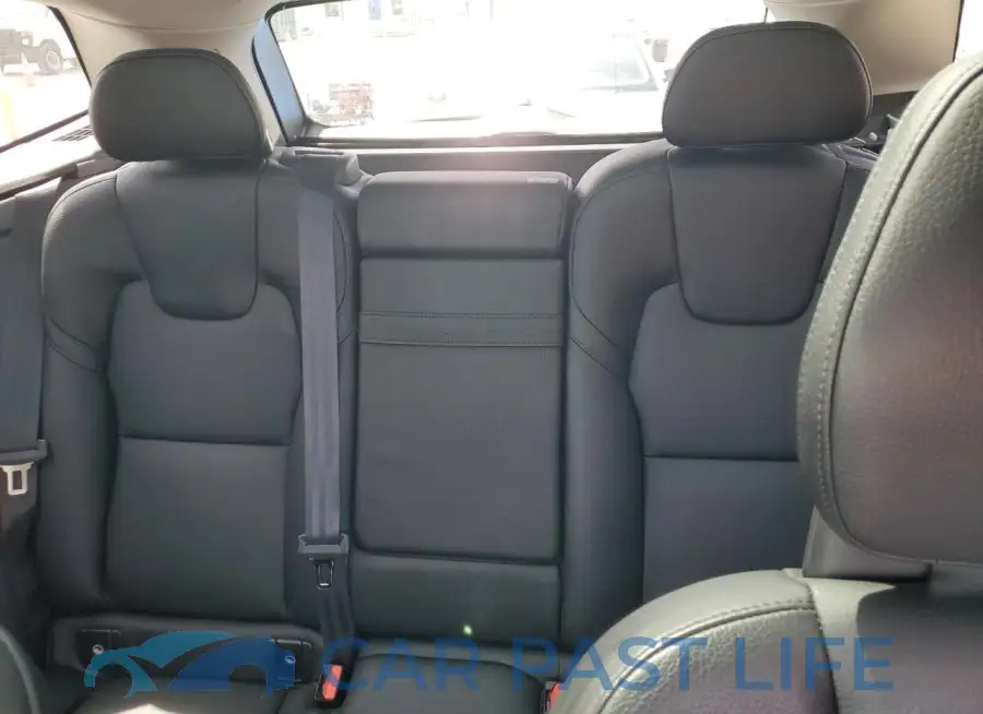 YV4102RK4J1049330# 10