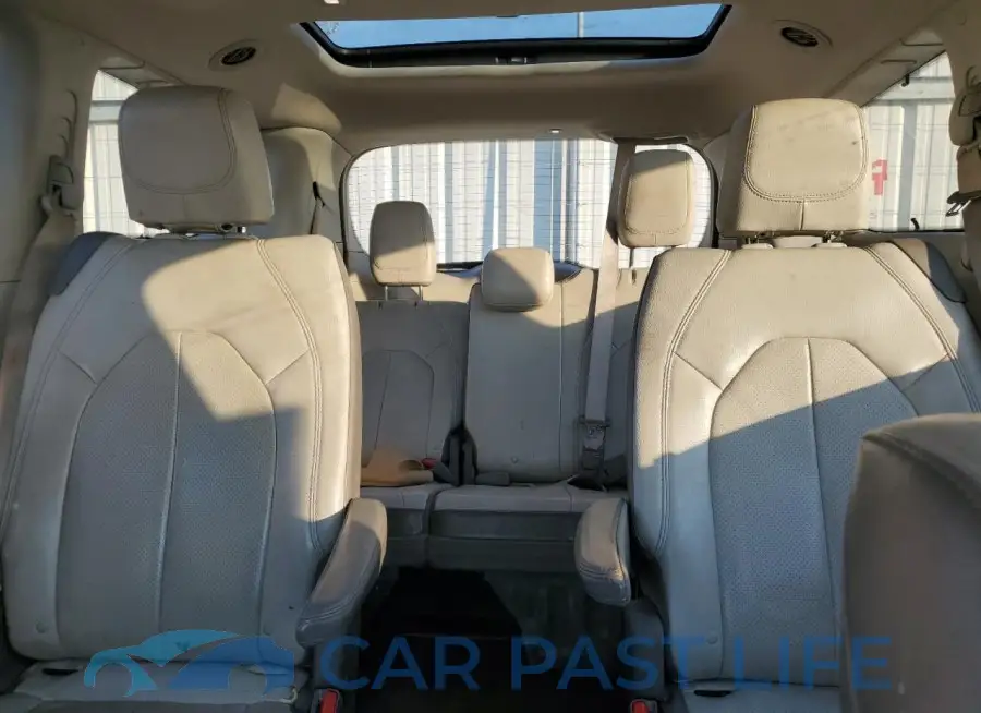 2C4RC1EG2JR112607# 10