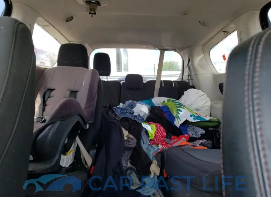 2C4RC1FG4LR107877# 10