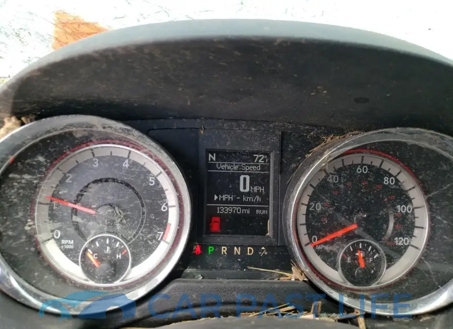 2C4RDGEG9KR620445# 9