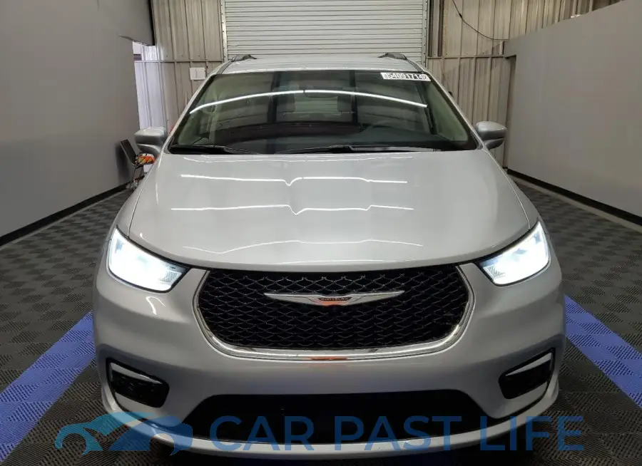 2C4RC1BG0NR196906# 5