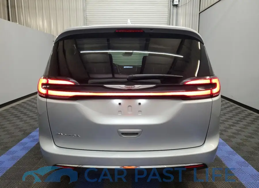 2C4RC1BG0NR196906# 6