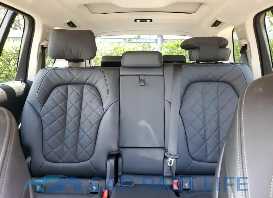 5UX23EM09R9V10460# 10