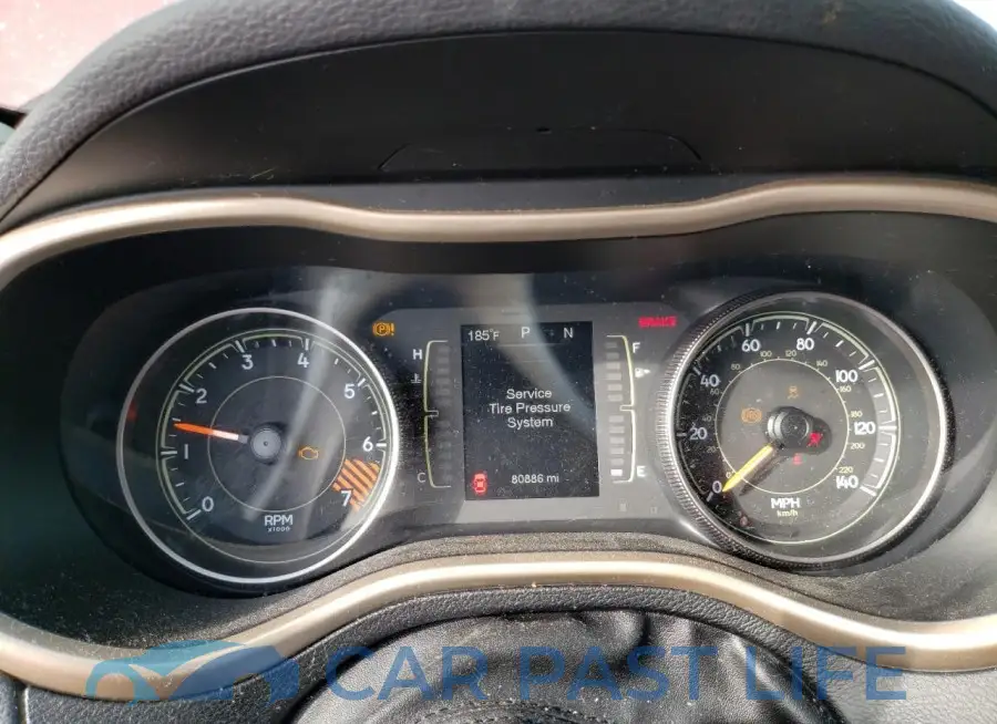 1C4PJLCB2FW517557# 9