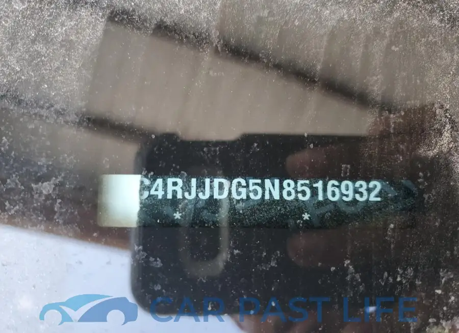1C4RJJDG5N8516932# 13