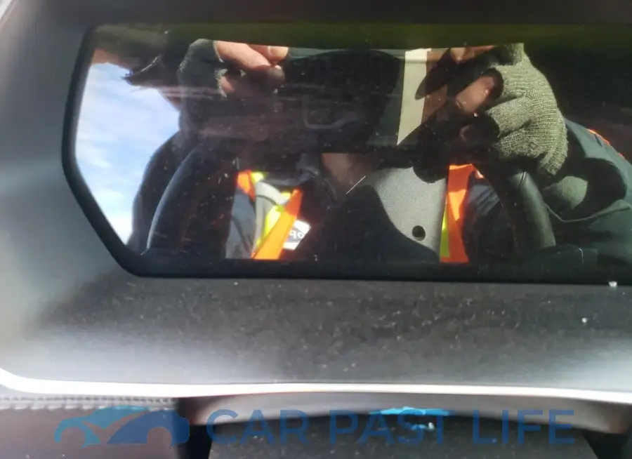 5YJSA1E48JF247731# 9
