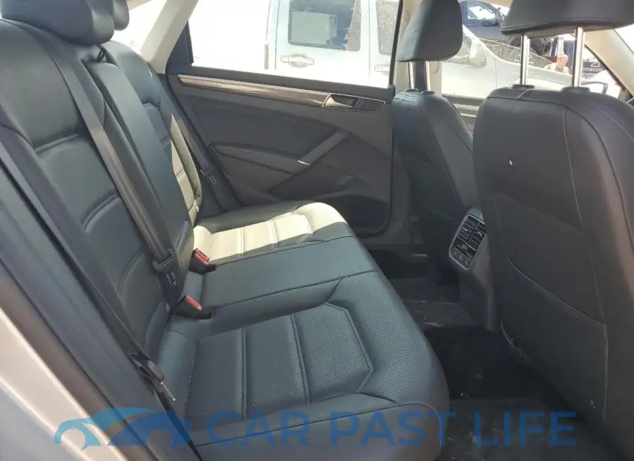 1VWGT7A30HC024832# 10