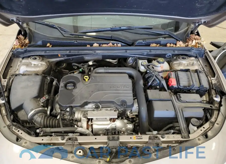 1G1ZD5ST1NF206425# 11