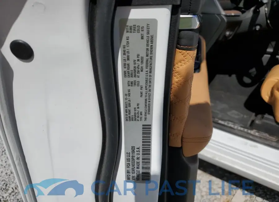 1C4RJKEG9P8110420# 12